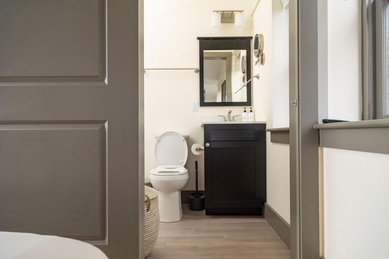 דירות רואנוק Luxury Multi-Unit Historic Building Near Downtown מראה חיצוני תמונה